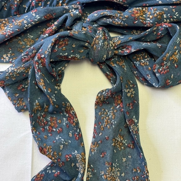 Willow Gray Asymmetrical Tie Front Blouse size medium - Picture 6 of 6